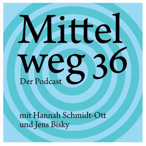 Podcast-Cover mit dem Titel "Mittelweg 36", featuring spiralförmiges Muster in Blau und Schwarz.